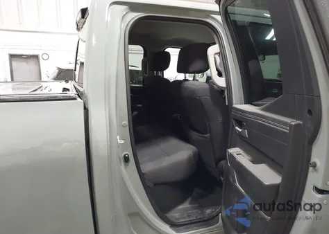 2022 Toyota Tundra Sr5 z USA, uszkodzony, nr VIN 5TFLA5DA9NX037816